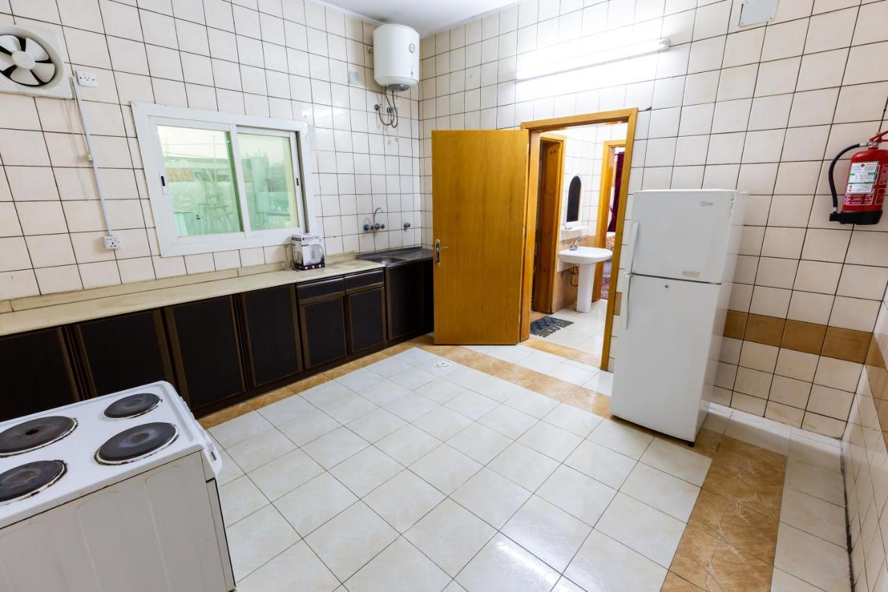 العييري للوحدات السكنية المفروشة الباحة 2 Эль-Баха Экстерьер фото